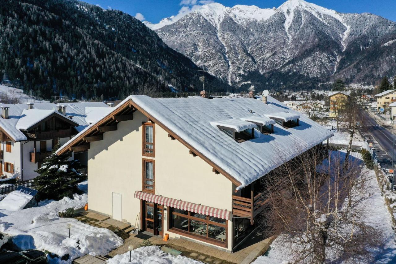 Bepy Hotel Garni Giustino Exteriör bild