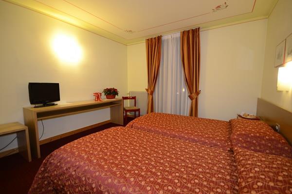 Bepy Hotel Garni Giustino Exteriör bild