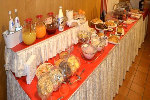 Bepy Hotel Garni Giustino Exteriör bild