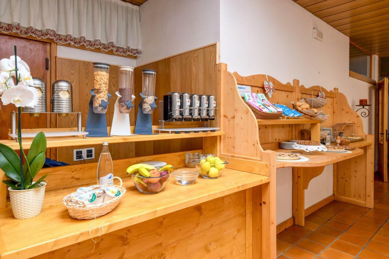 Bepy Hotel Garni Giustino Exteriör bild
