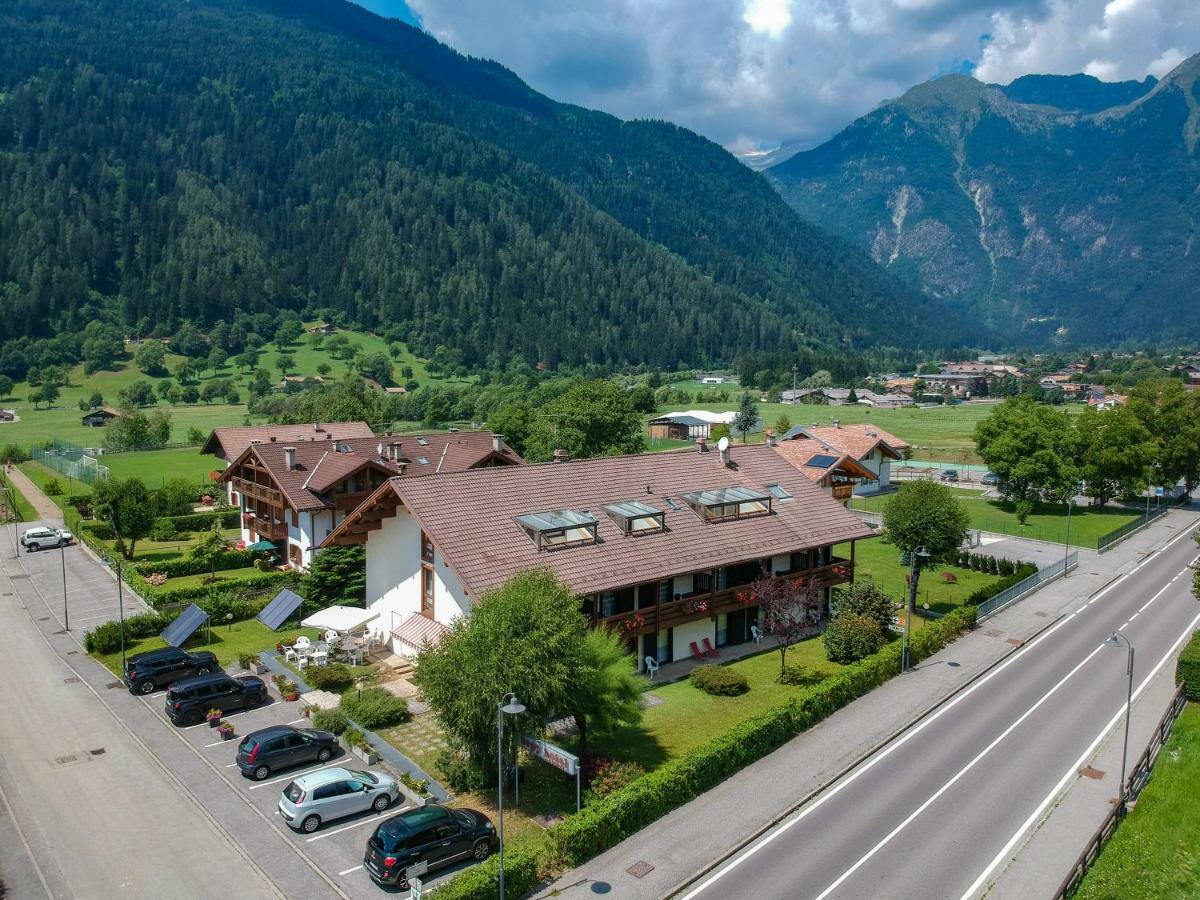 Bepy Hotel Garni Giustino Exteriör bild