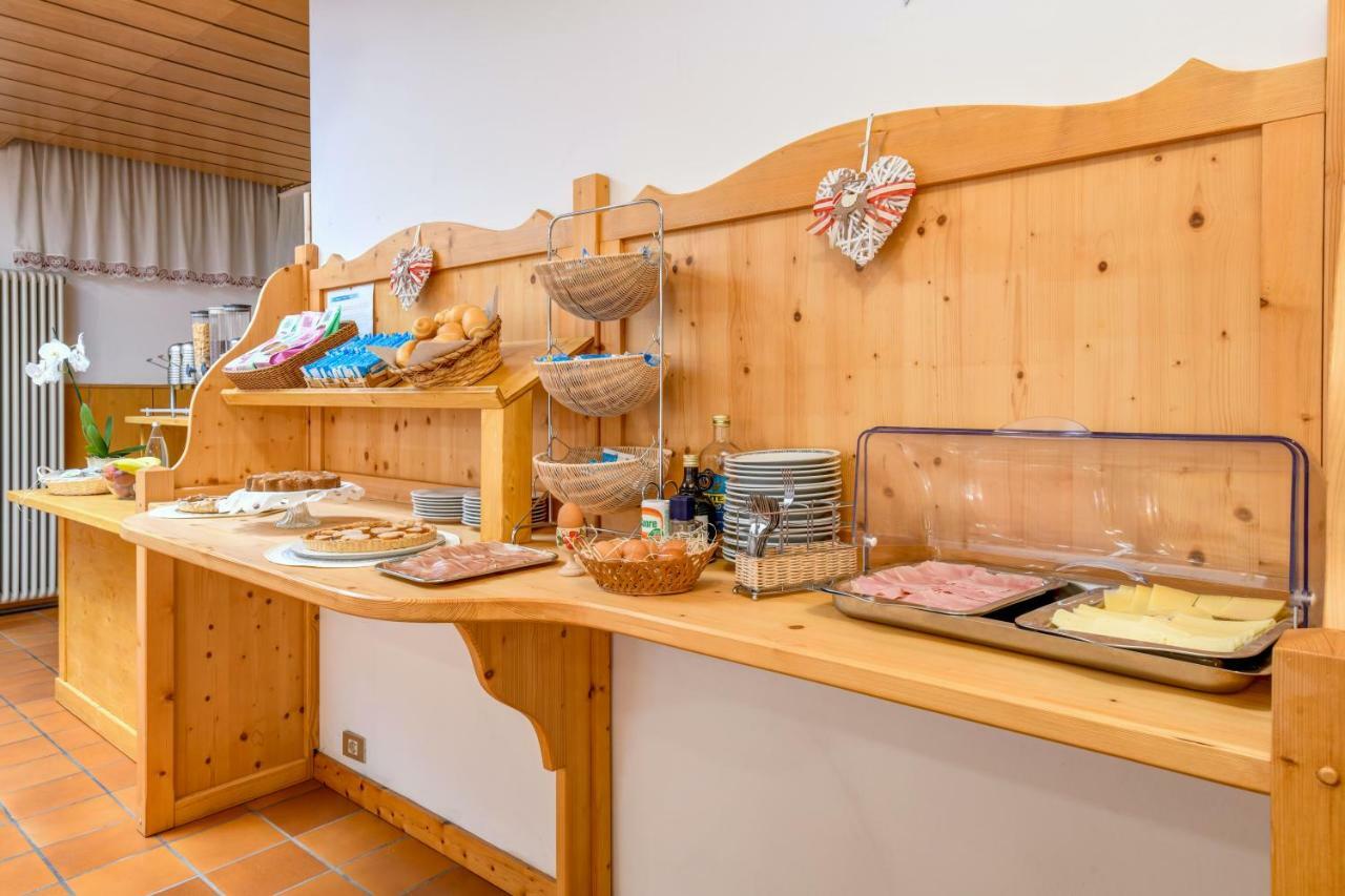 Bepy Hotel Garni Giustino Exteriör bild